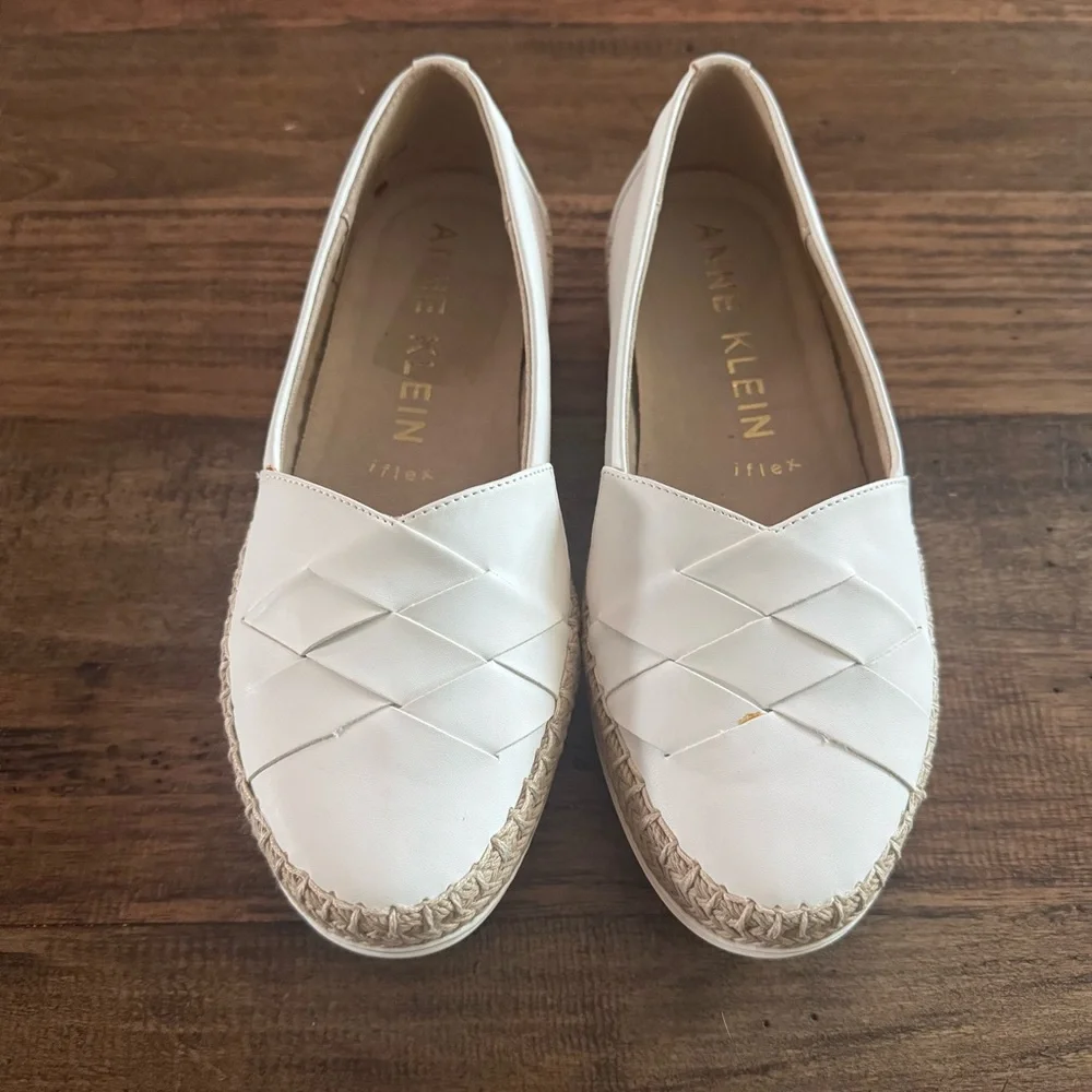 Anne‎ Klein Akzasha White Espadrille Flats